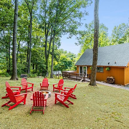 Quaint Loft Cabin W Hot Tub, Firepit, Deck & Grill Hedgesville Exteriér fotografie