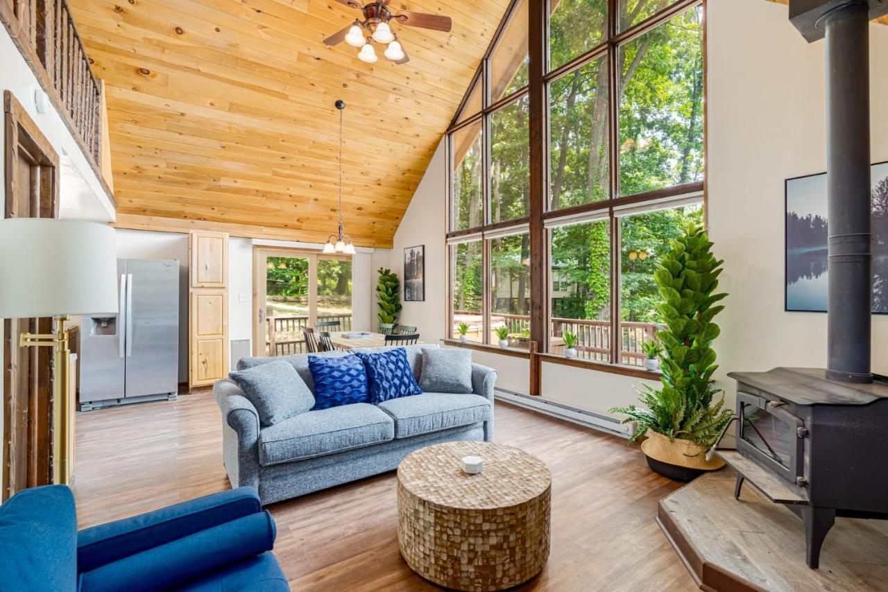 Quaint Loft Cabin W Hot Tub, Firepit, Deck & Grill Hedgesville Exteriér fotografie