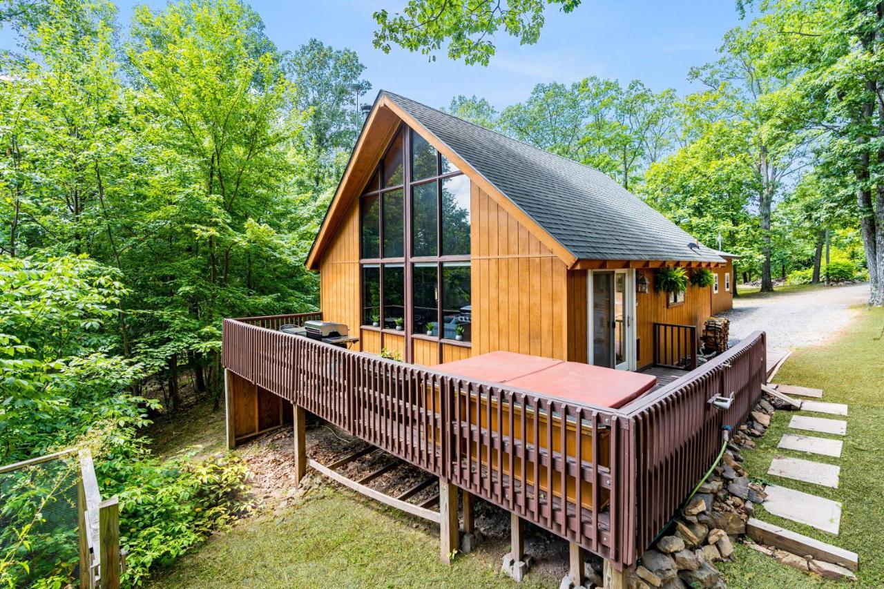 Quaint Loft Cabin W Hot Tub, Firepit, Deck & Grill Hedgesville Exteriér fotografie