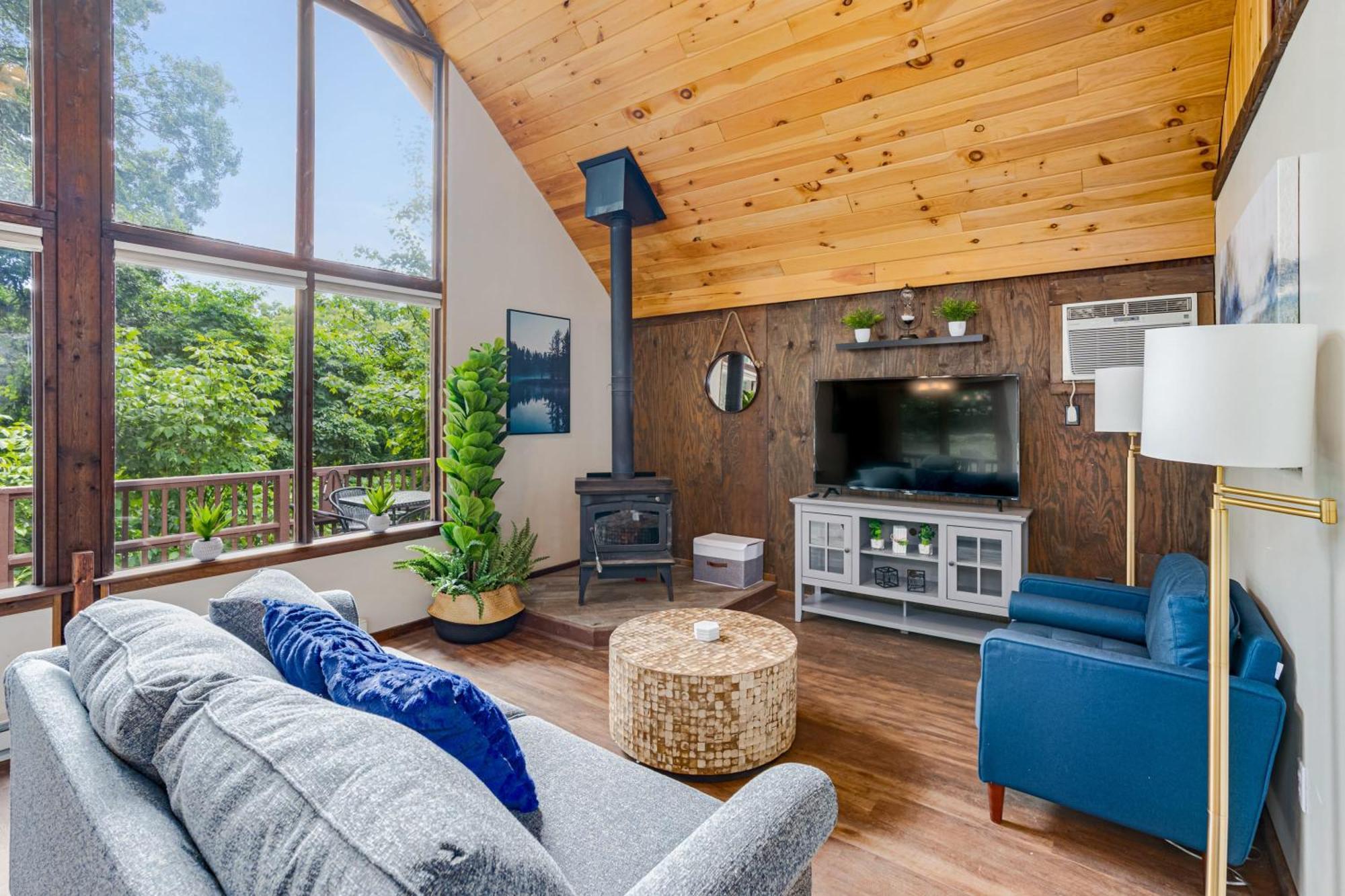 Quaint Loft Cabin W Hot Tub, Firepit, Deck & Grill Hedgesville Exteriér fotografie