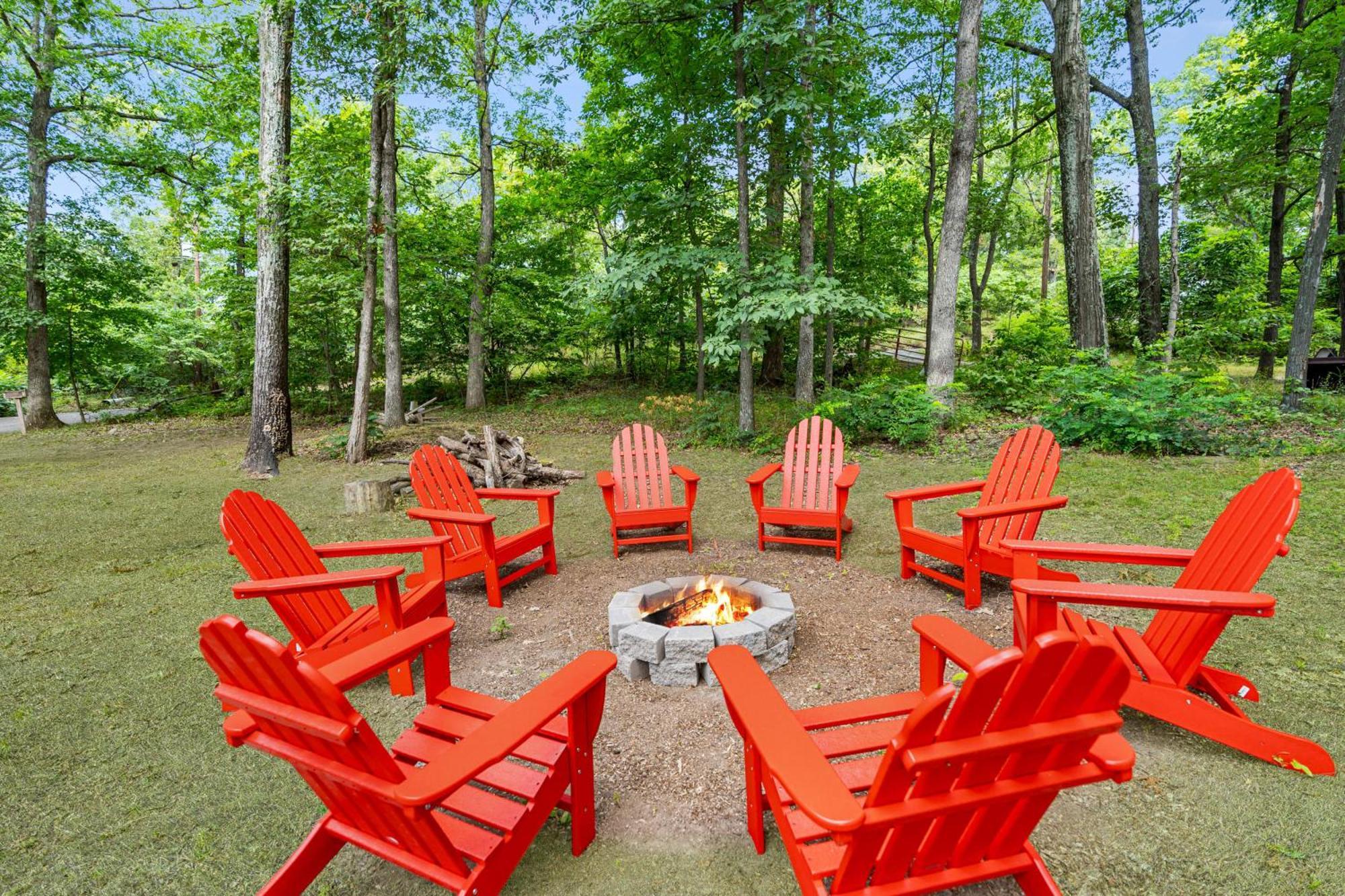 Quaint Loft Cabin W Hot Tub, Firepit, Deck & Grill Hedgesville Exteriér fotografie